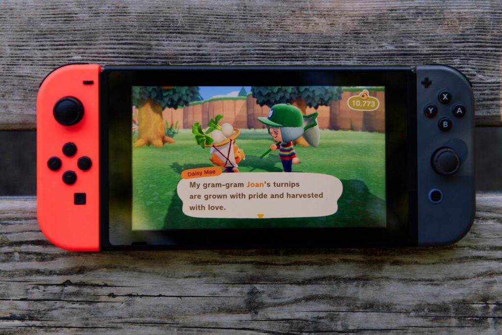 Nintendo Plans Switch Model With Bigger Samsung OLED Display