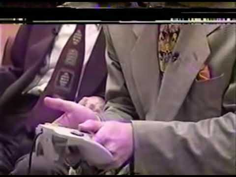 Footage of Yamauchi and gang discussing an early Mario 64 build (Turn on auto translate captions)