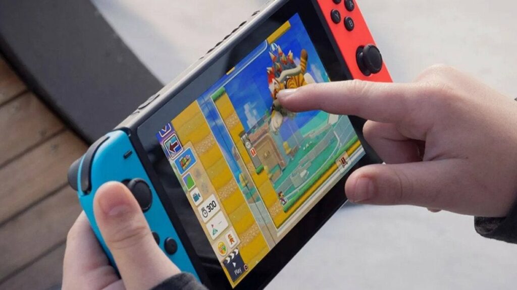 [Rumor] New Switch Pro details leak from Chinese accessory manufacturer claim the Nintendo Switch Pro will have an OLED screen, new dock, and Surface-style stand.