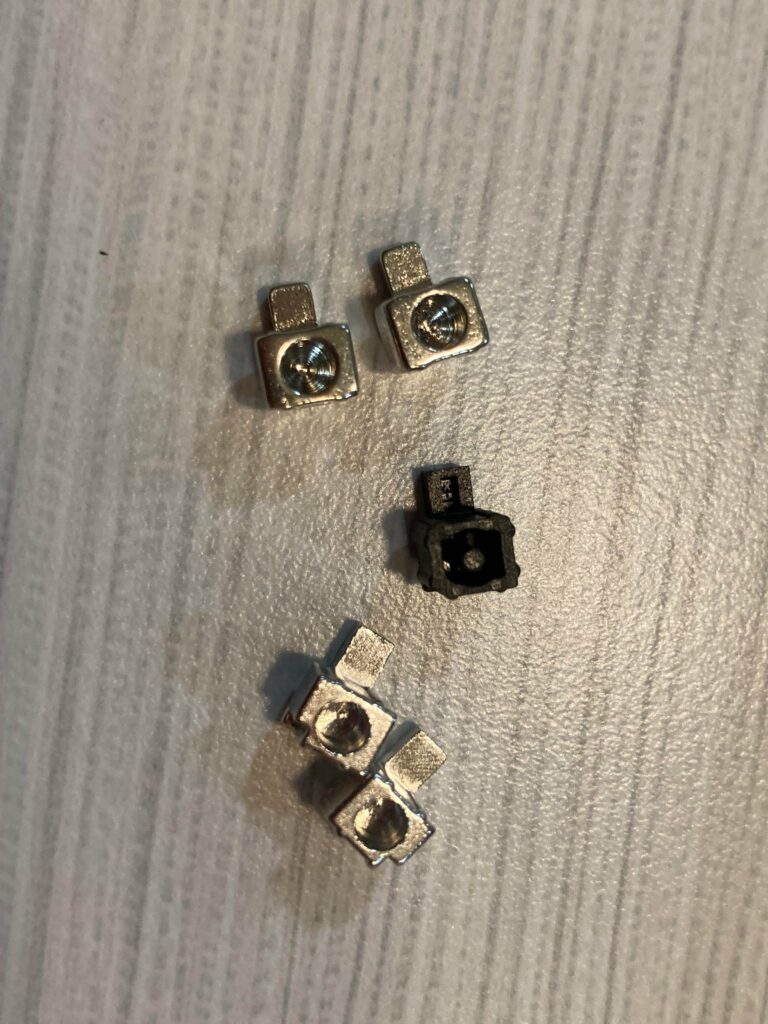 PSA - if you replace the hinges/buckles in your joy cons (which I do for all of my joy cons) make sure you get metal replacements with the notch.(bottom) I had recently bought some that did not have a notch cut out (top) and didn't realize it until it wouldn't fit.