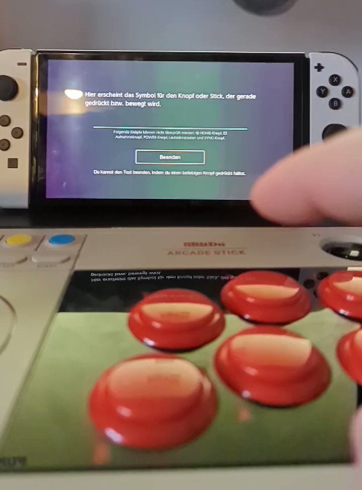 Bluetooth headphones create an input delay with the 8BitDo Arcade Stick