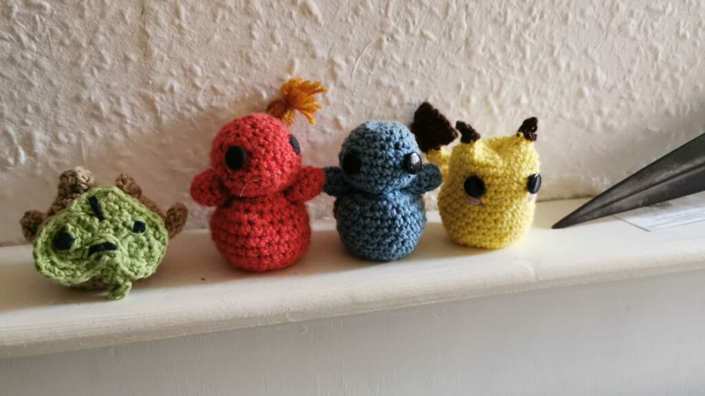 My gf also crocheted me a korok! (and some friends ^_^ )