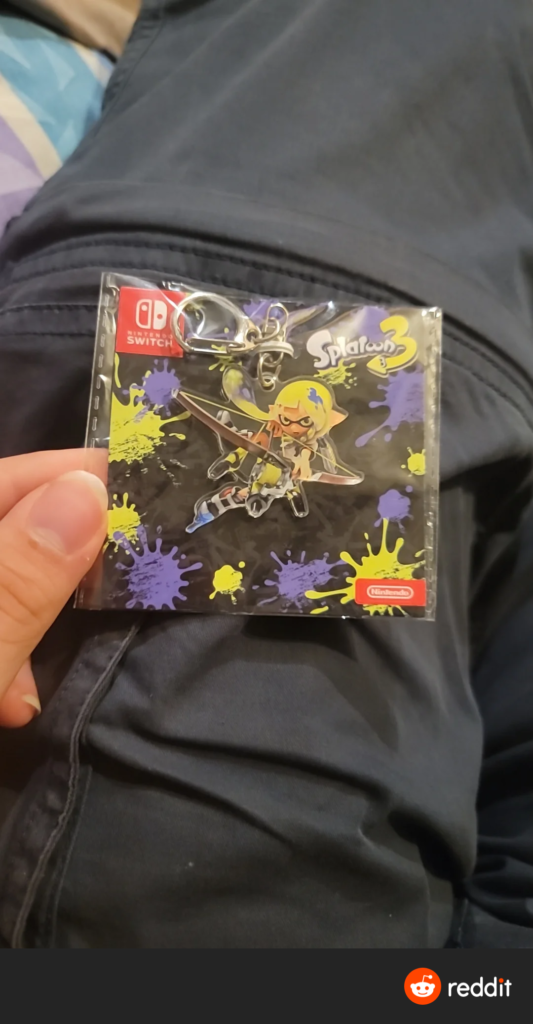 Here in the US, we’ve got a keychain when we pre-order Splatoon 3