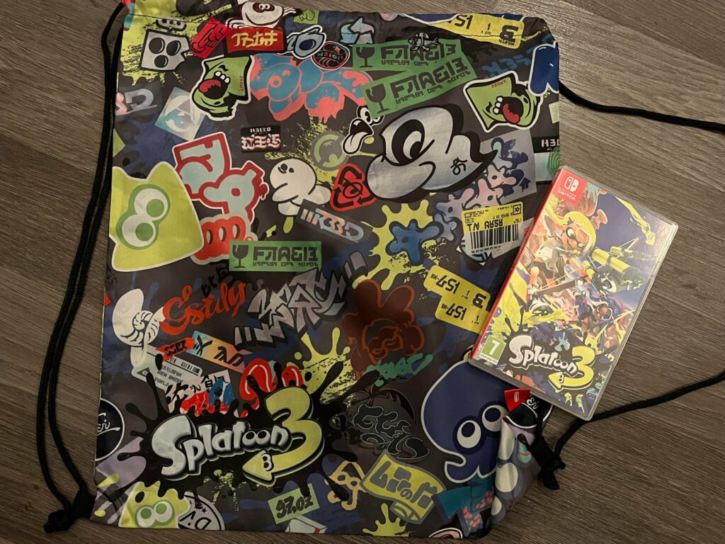 Here in France, we’ve got a bag when we preorder Splatoon 3