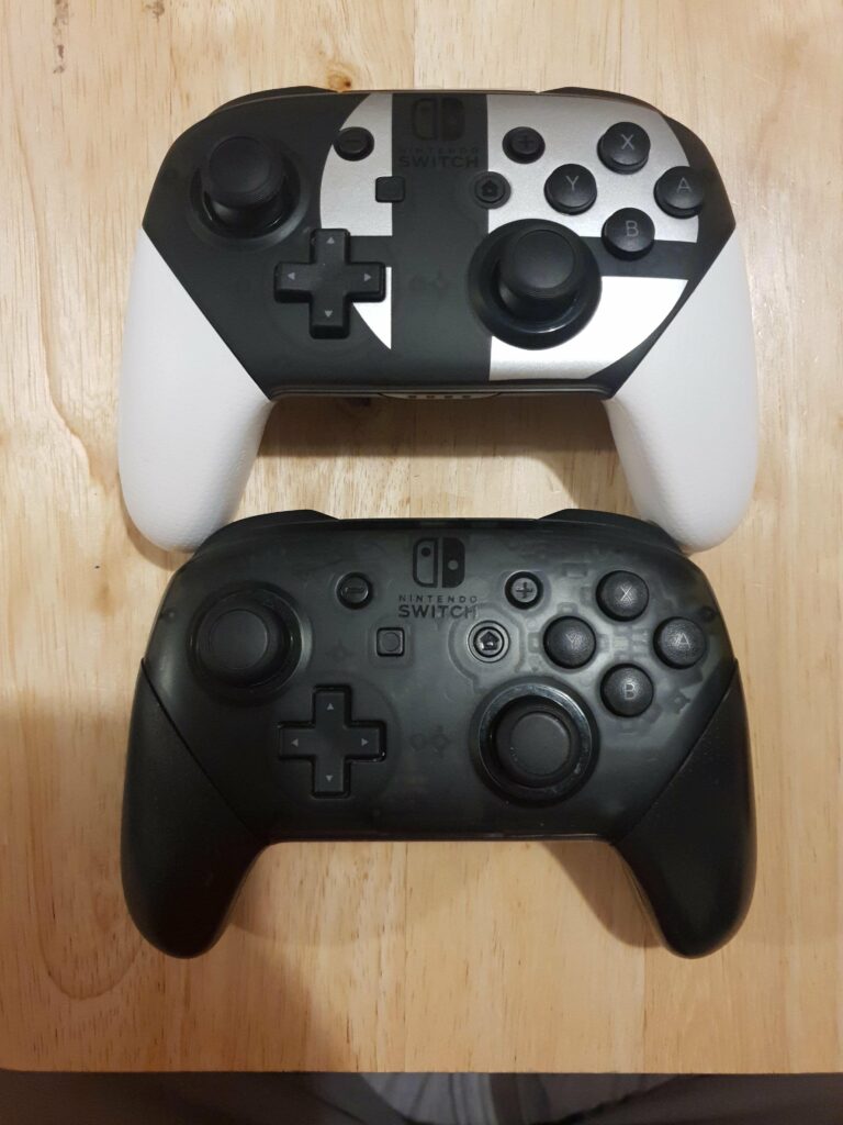 Update October 2022: Fake Nintendo Switch Pro controllers are now almost identical to genuine versions