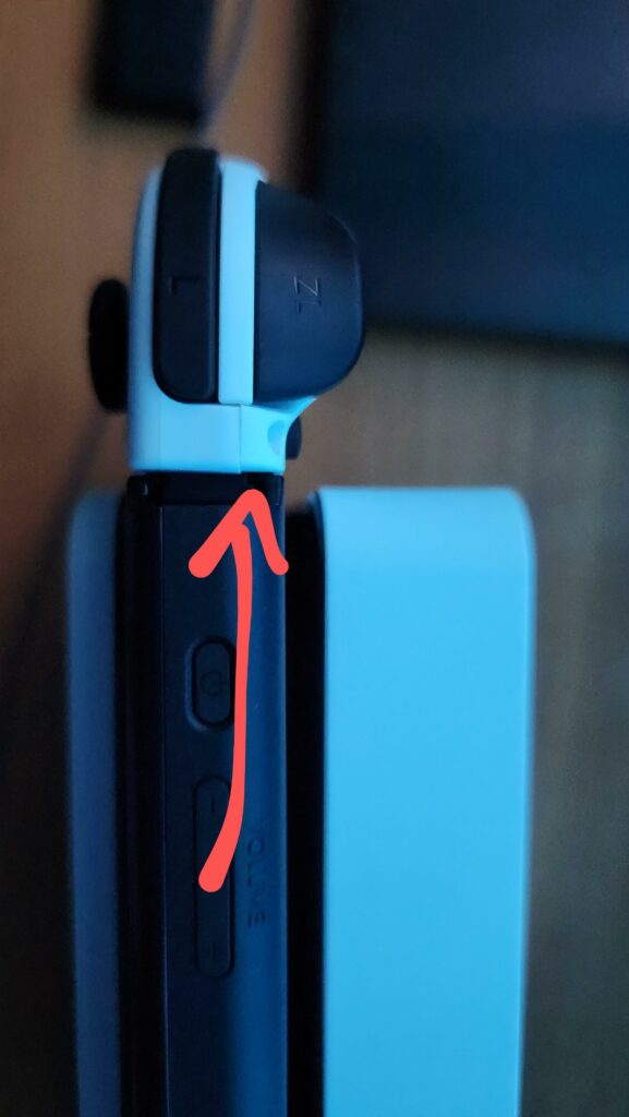 Is this gap/misalignment on joycon outer shell normal? Mt other joycon has a seamless connection between these two panels.