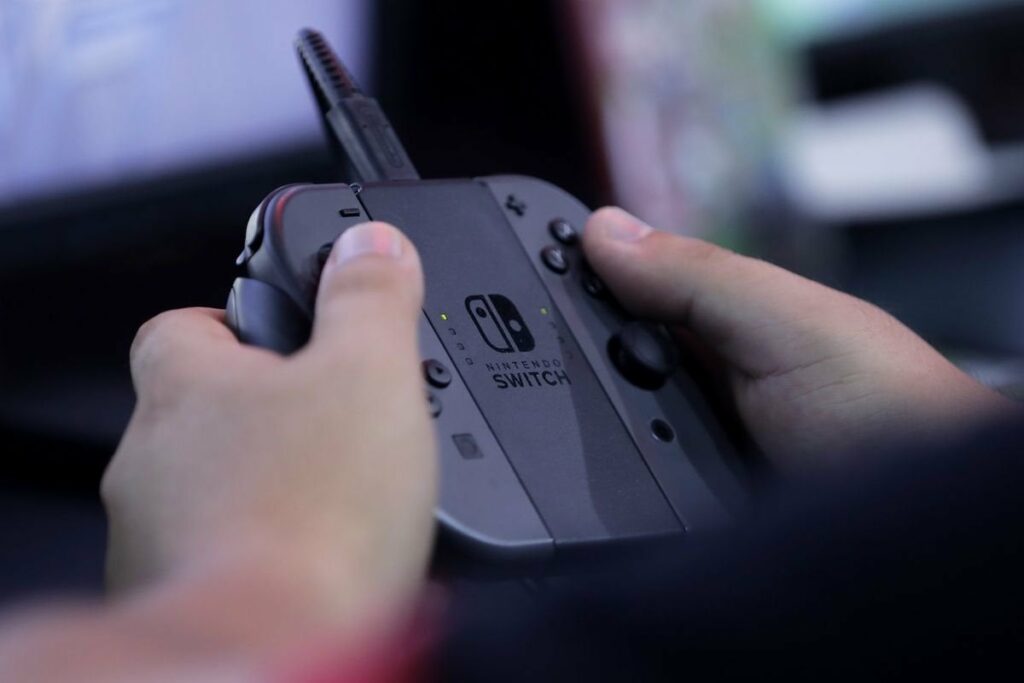 Nintendo Cuts Outlook as Switch Ages in Uncertain Games Market