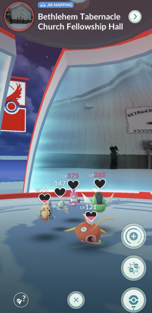 It really tickles me to find gyms where strangers have coordinated like this 😂
