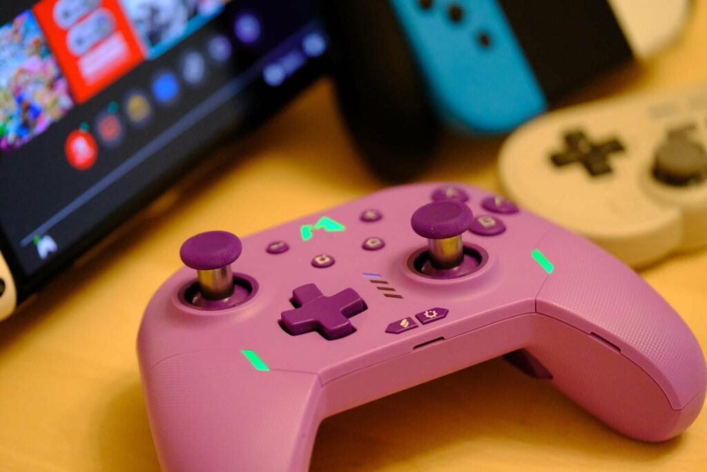 I tested the Mobapad M9-HD controller for a month on Nintendo Switch OLED. I was most surprised by the HD-rumble feature. Here's the text review.