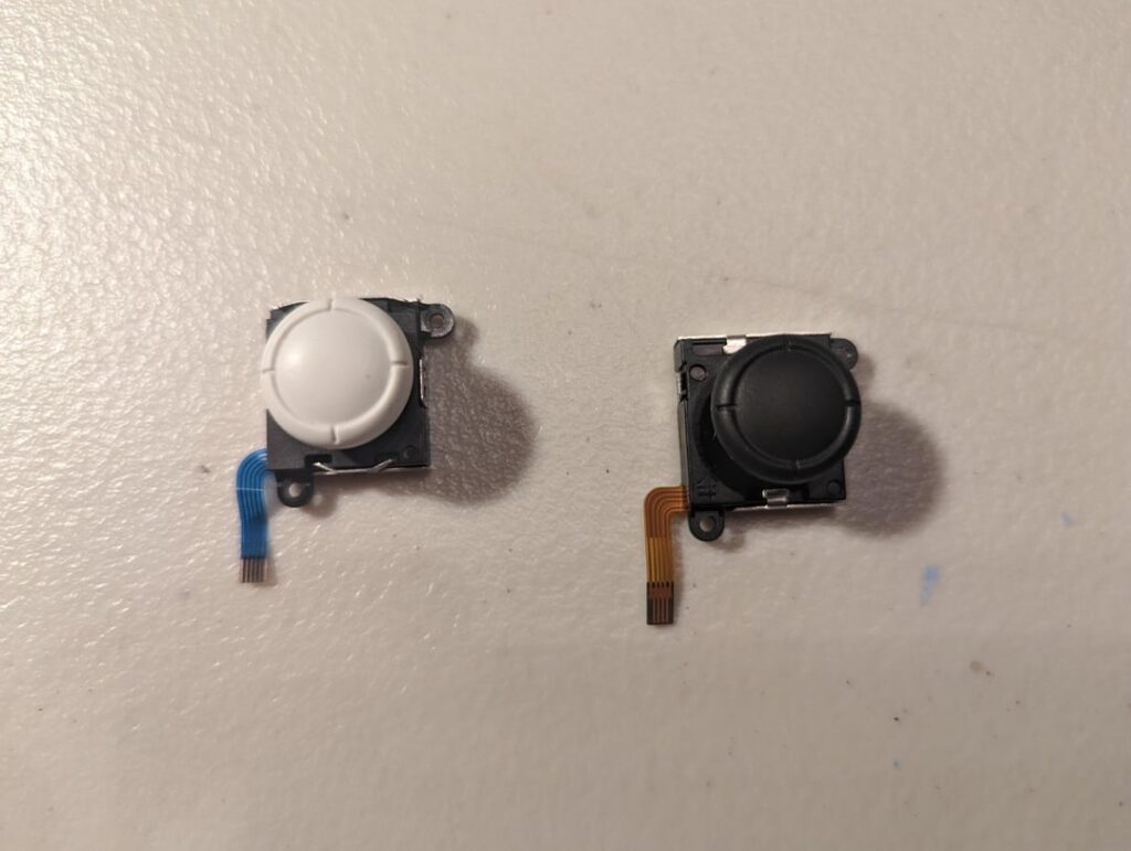 Gulikit JoyCon replacement, but with the original thumbpad FTW!