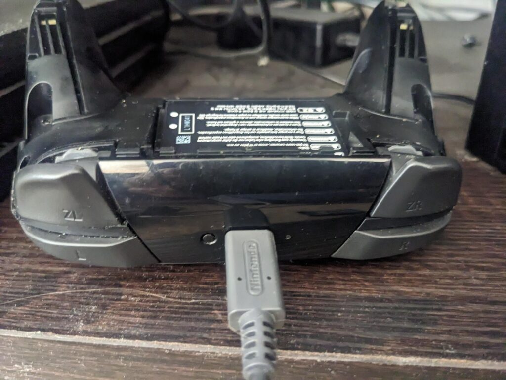 How I revived a "permanently" dead Switch Pro Controller battery