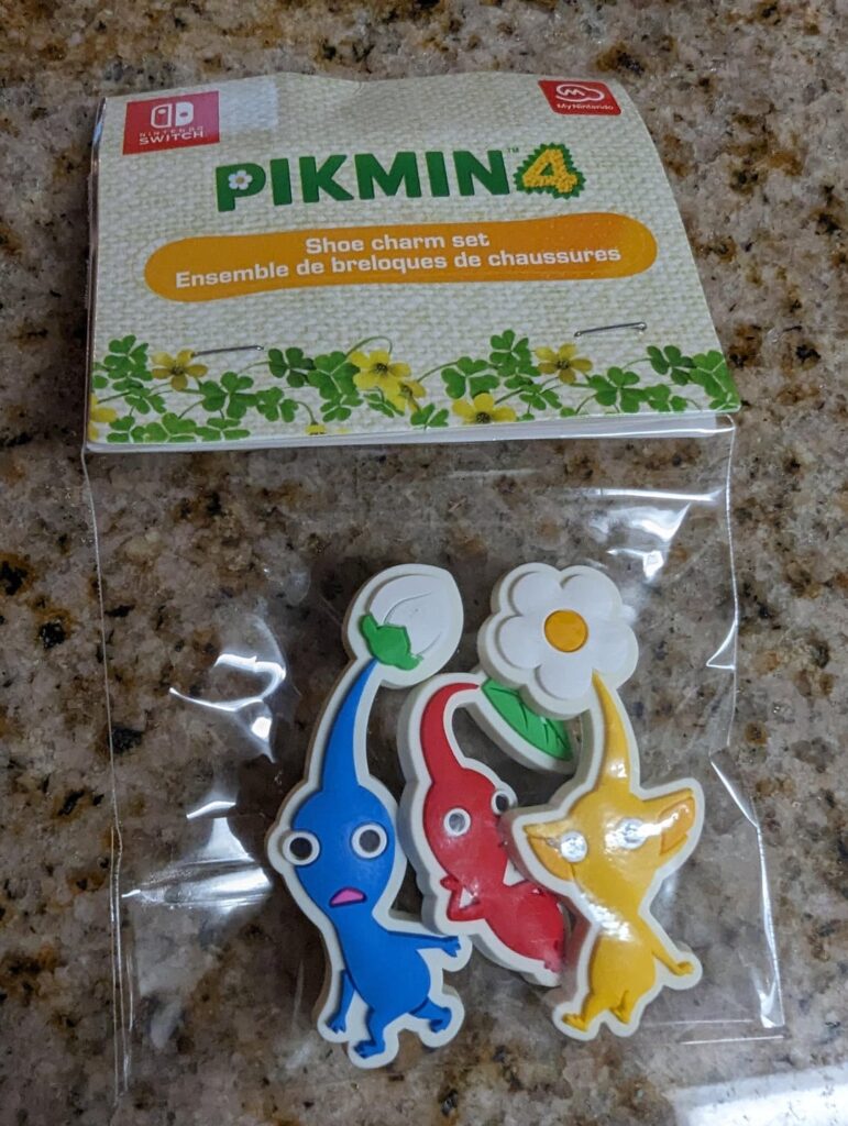 In case anyone was wondering about the Pikmin 4 Shoe Charm set fitting Crocs..
