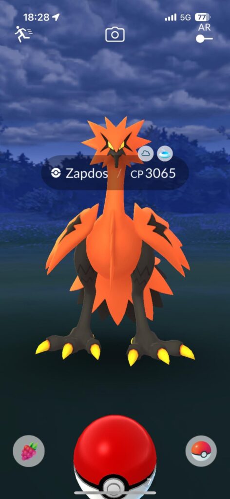 Used an ultra ball and no berry to catch this 😂 I caught it in the first ball. I wasted my master ball on the moltres with O IV 😂