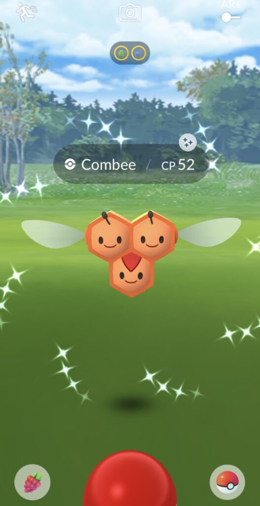 I left work early today which I never ever do. The second I park on my driveway at home I open Pokémon Go and find this waiting for me😲😅😍🐝✨