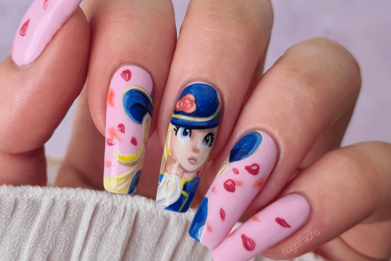 I painted Swordfighter Peach on my nails 🗡🌹