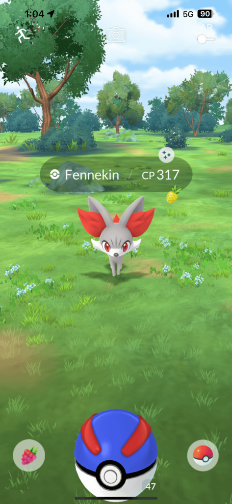 What a super cute shiny Fennekin in the wild! (: