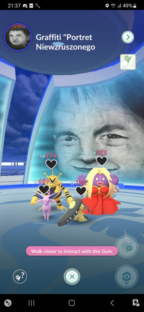 Why is bro looking at them like that 😭😭🙏