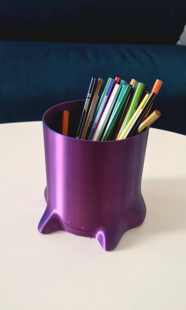 I made a Dotto penholder!