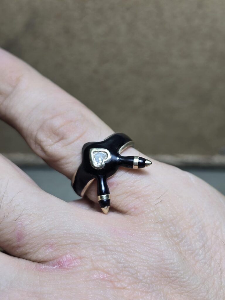 My Heart-Umbreon ring, 14K gold with black Enamel, set with a heart shaped Diamond. Made for a proposal (Commission)