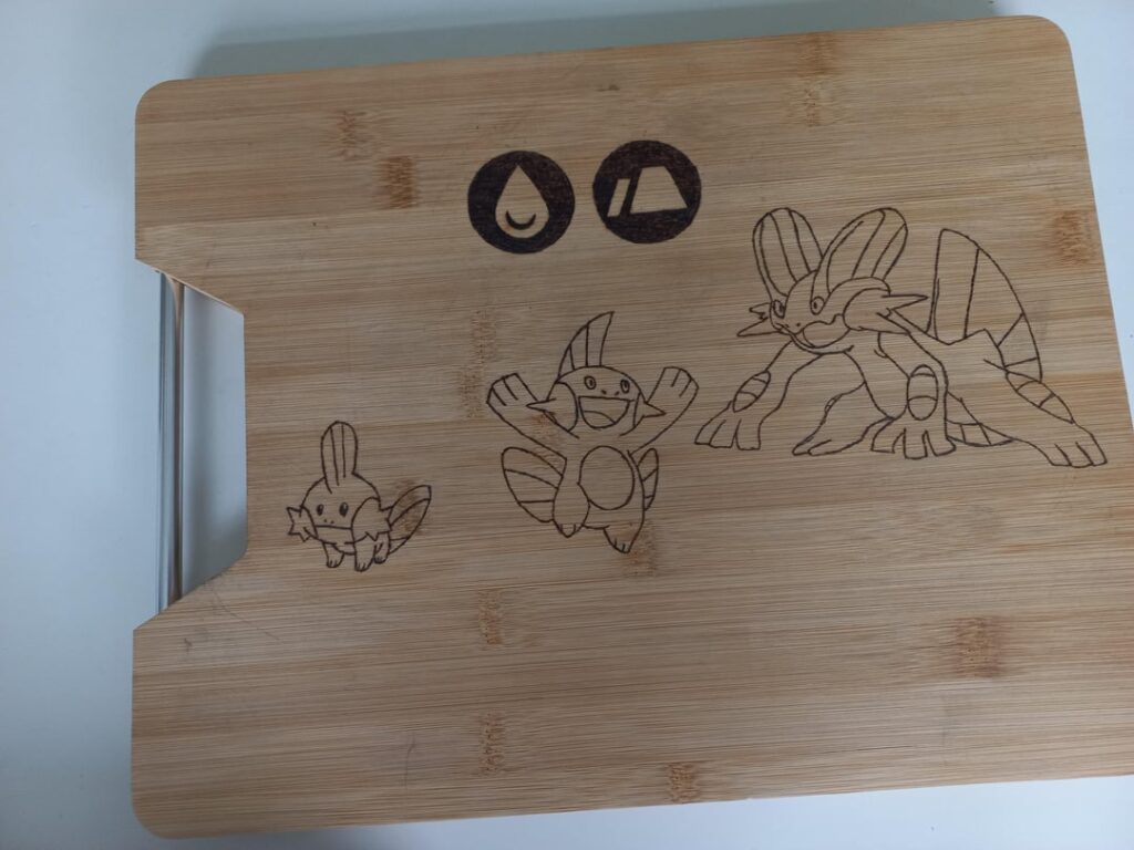 Decorated an cutting board for an friend (his favorite evolution line and favorite trainer)