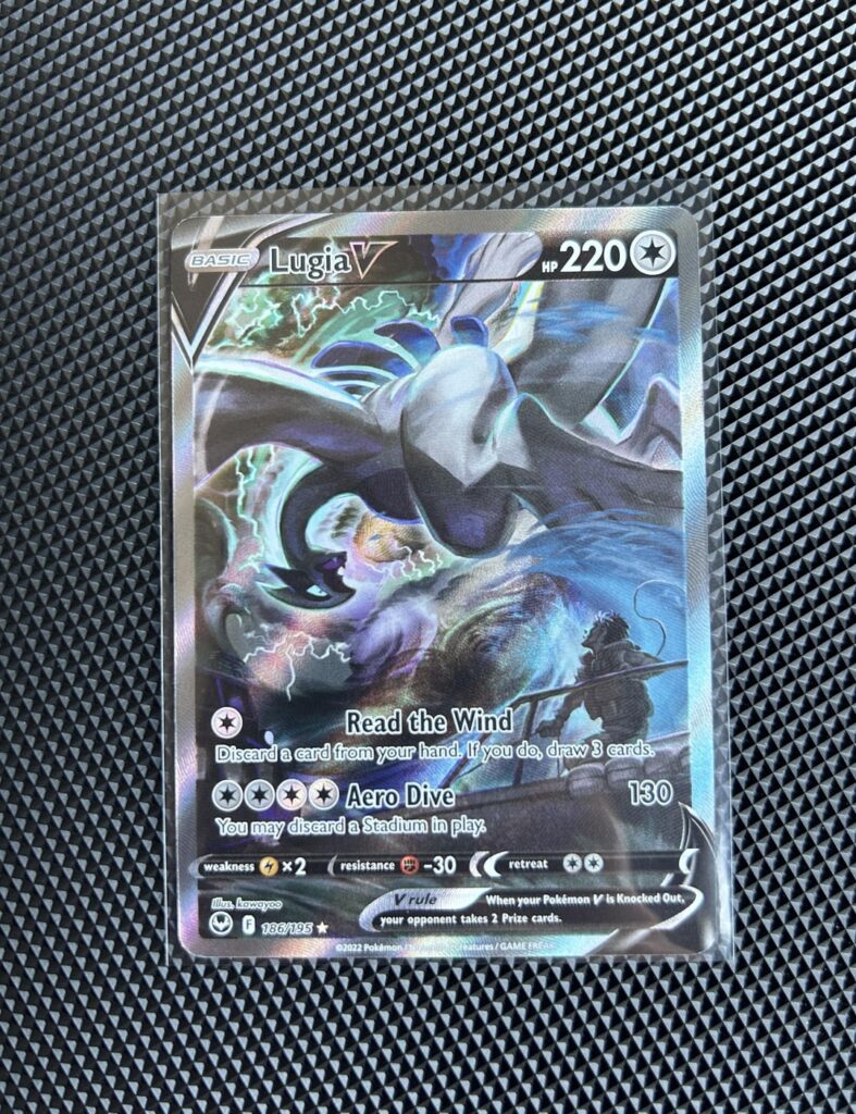 Never ever thought I’d actually pull it, but this lugia pops so much IRL!!