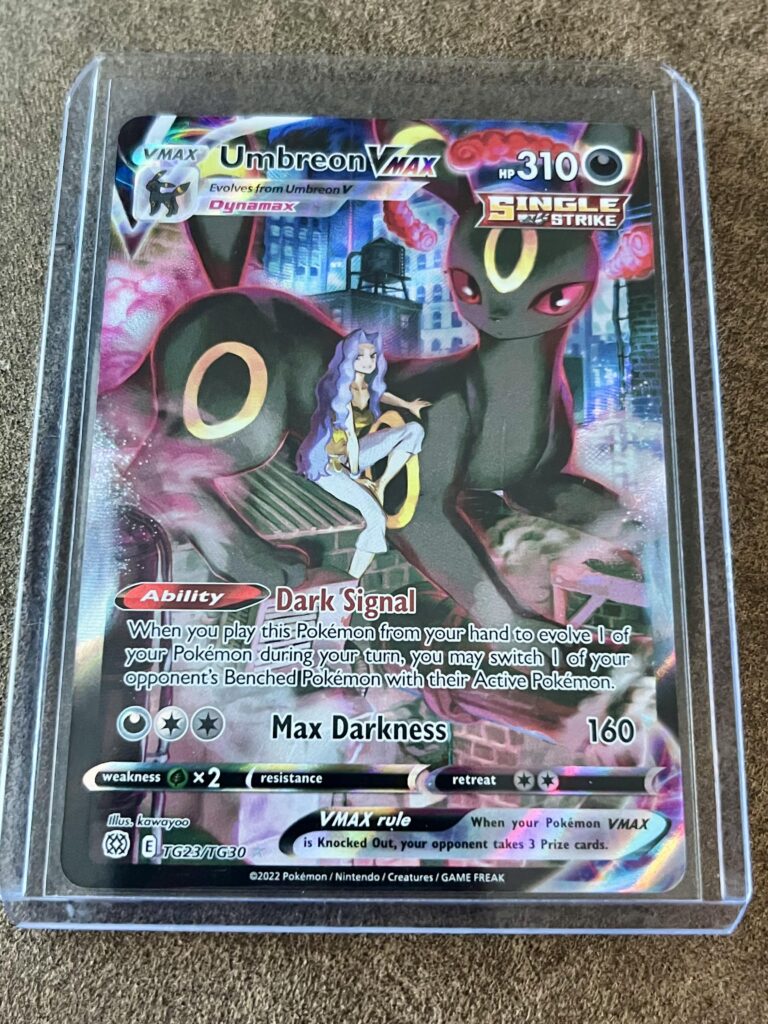 Pulled the Umbreon VMAX from an Arceus lunchbox with Evolving Skies in it!