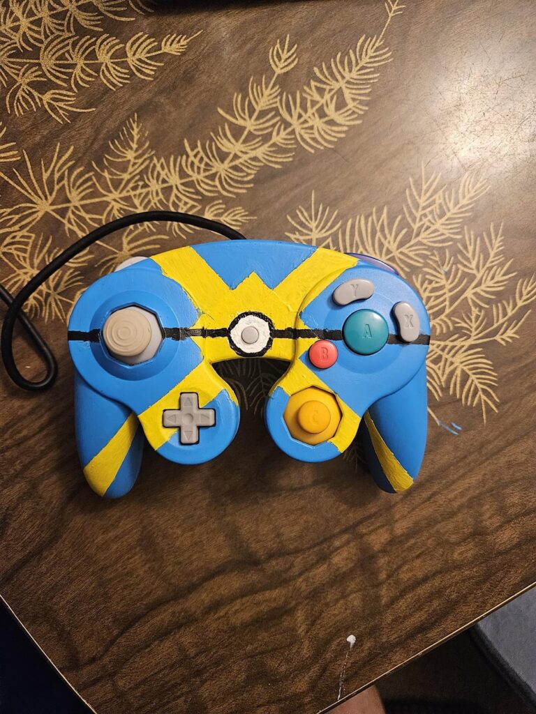 I attempted my first controller mod. I was going for quick ball but I'm afraid it came out it looks more like a minion 😖