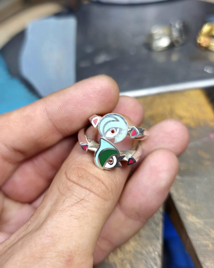 Gallade and Gardevoir rings I made from sketch to model to finished piece <3 made for a pair by commission