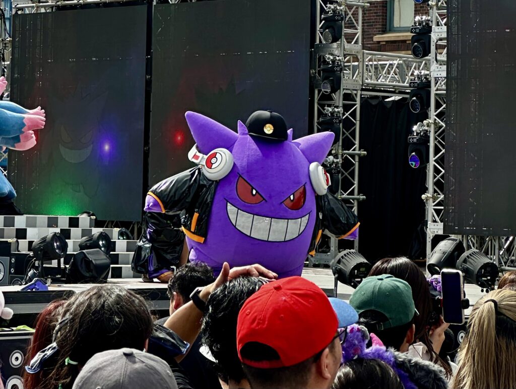 Saw DJ Gengar at Universal Studios Japan! :D
