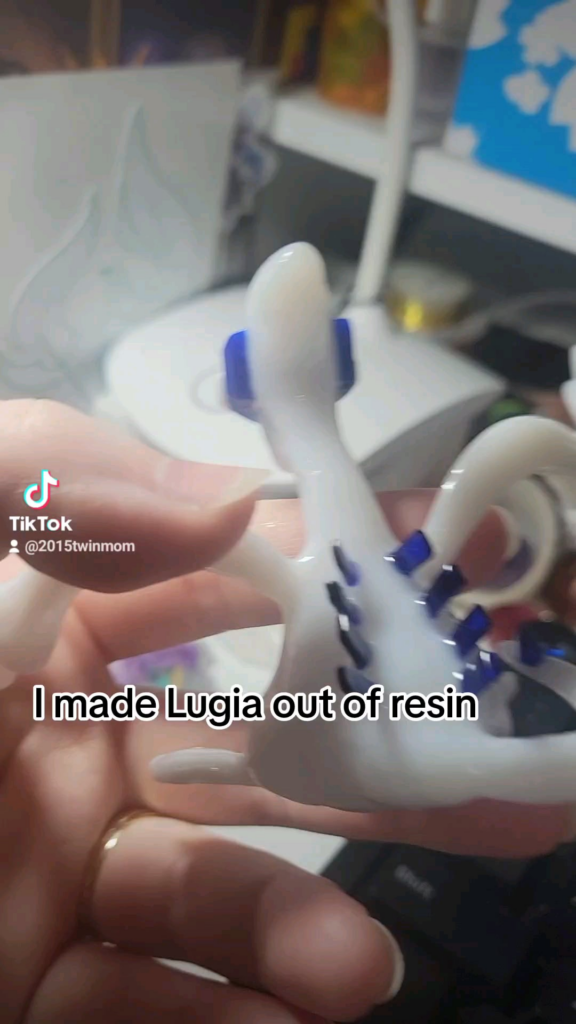 I made a free hand resin Lugia