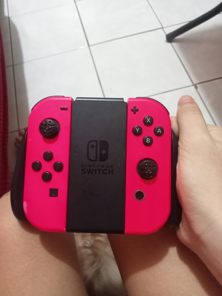 I don't know how but look at the joysticks of my controllers, I'm like 8-9 years old that time but I don't know how I took them off though