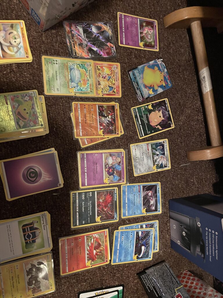 GF bought me the dark sylveon v box, came with these pulls! Finally made me buy top loaders and displays!