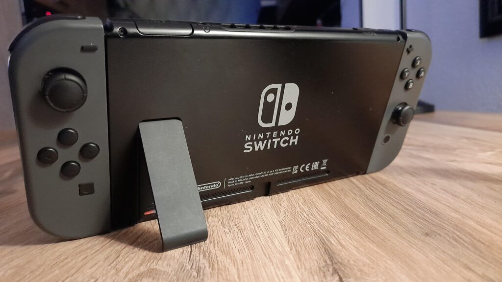Today i learned that the joy cons can be mounted on backwards