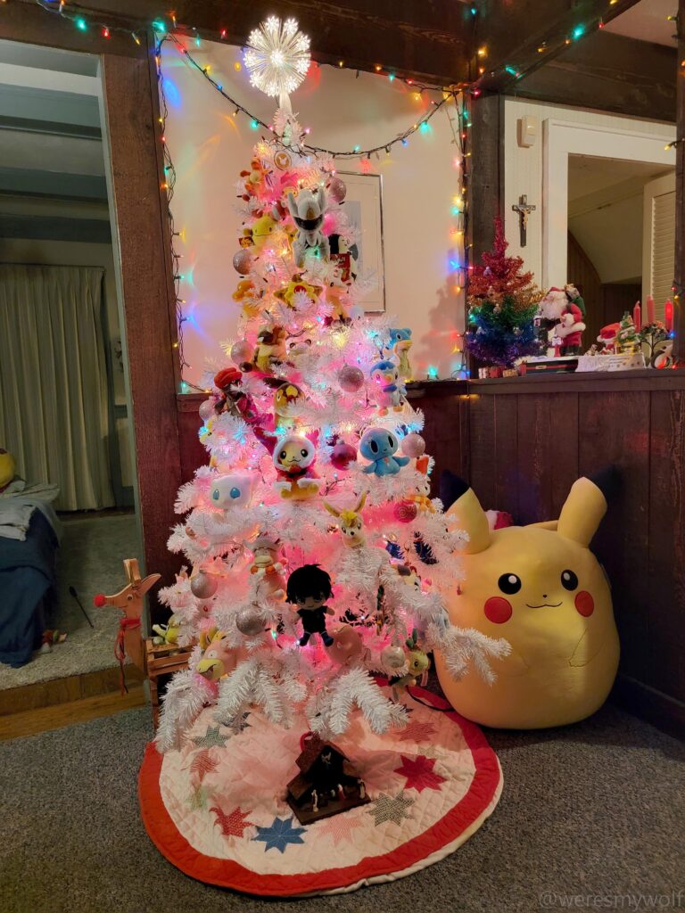 Merry Christmas to all who celebrate! Decided to add a few more plushies to my Christmas tree this year.