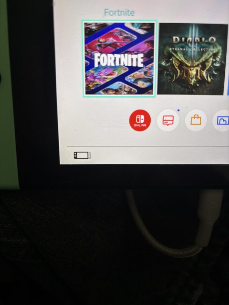 Right joycon not connecting to switch in handheld mode 😡