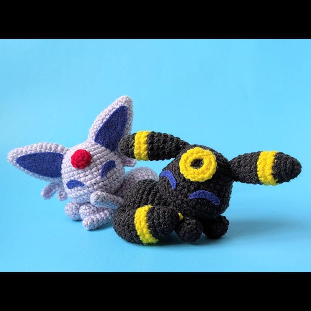 Sleepy Umbreon and Espeon