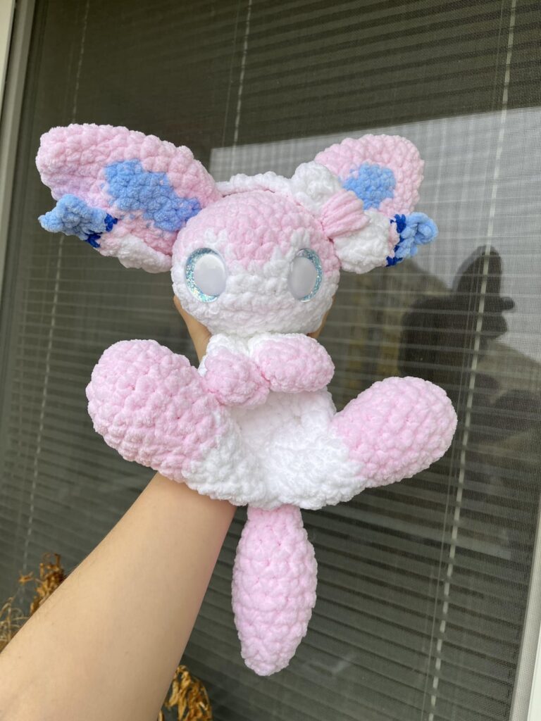 Adopt me! (Sylveon and Umbreon plush) made by me!