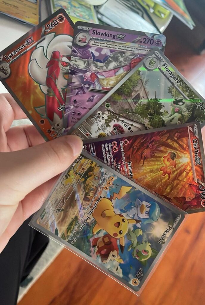 I pulled these cards from my birthday ETB :D