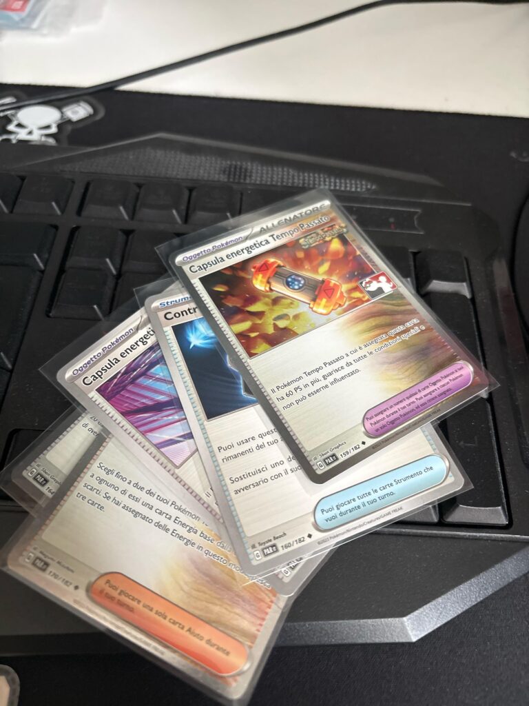 Play! cards have holo and non holo version?