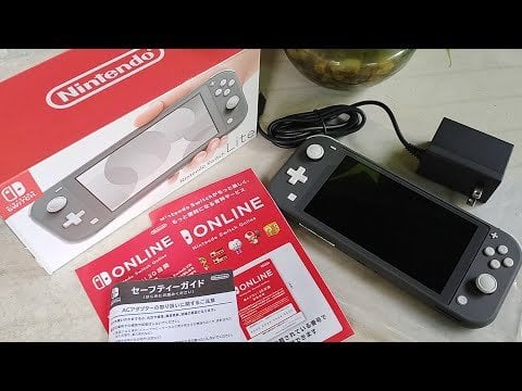 Unboxing and setting up Nintendo Switch Lite