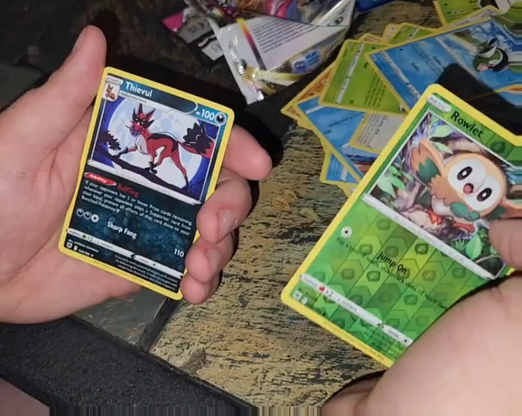 Thought i got absolutely nothing when I opened a Kleavor Vstar promo box with not even a hollow in the 4 other boosters. But then I opened the last pack...