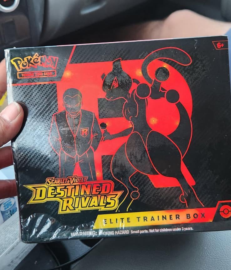 Destined Rival ETB color issue
