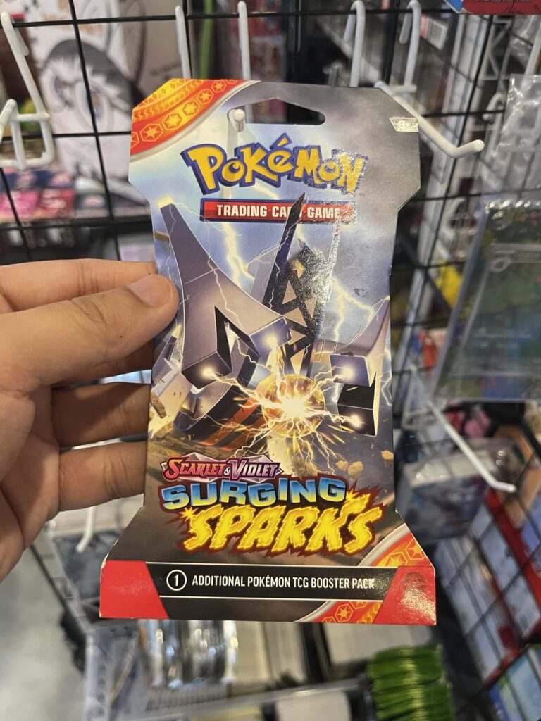 Opening a Surging Sparks pack, got a full art Vibrava