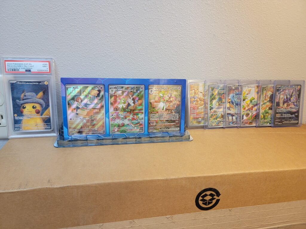 Please help: Properly displaying a themed collection? Also PSA slabs? Secure displays in public areas?