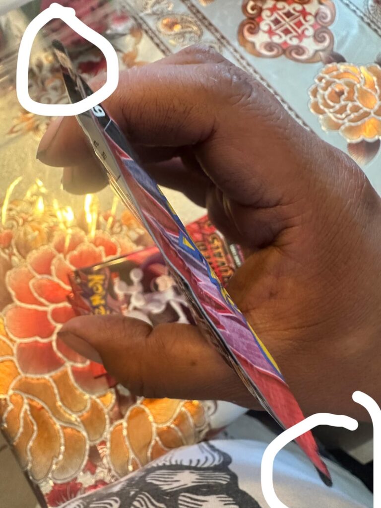 Just bought this trainer box from Walmart online and the top and bottom corner have this little gap