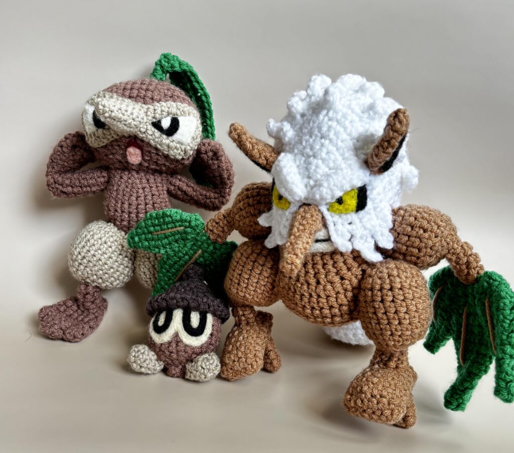 [OC] Crocheted the Seedot-Nuzleaf-Shiftry evolution line!