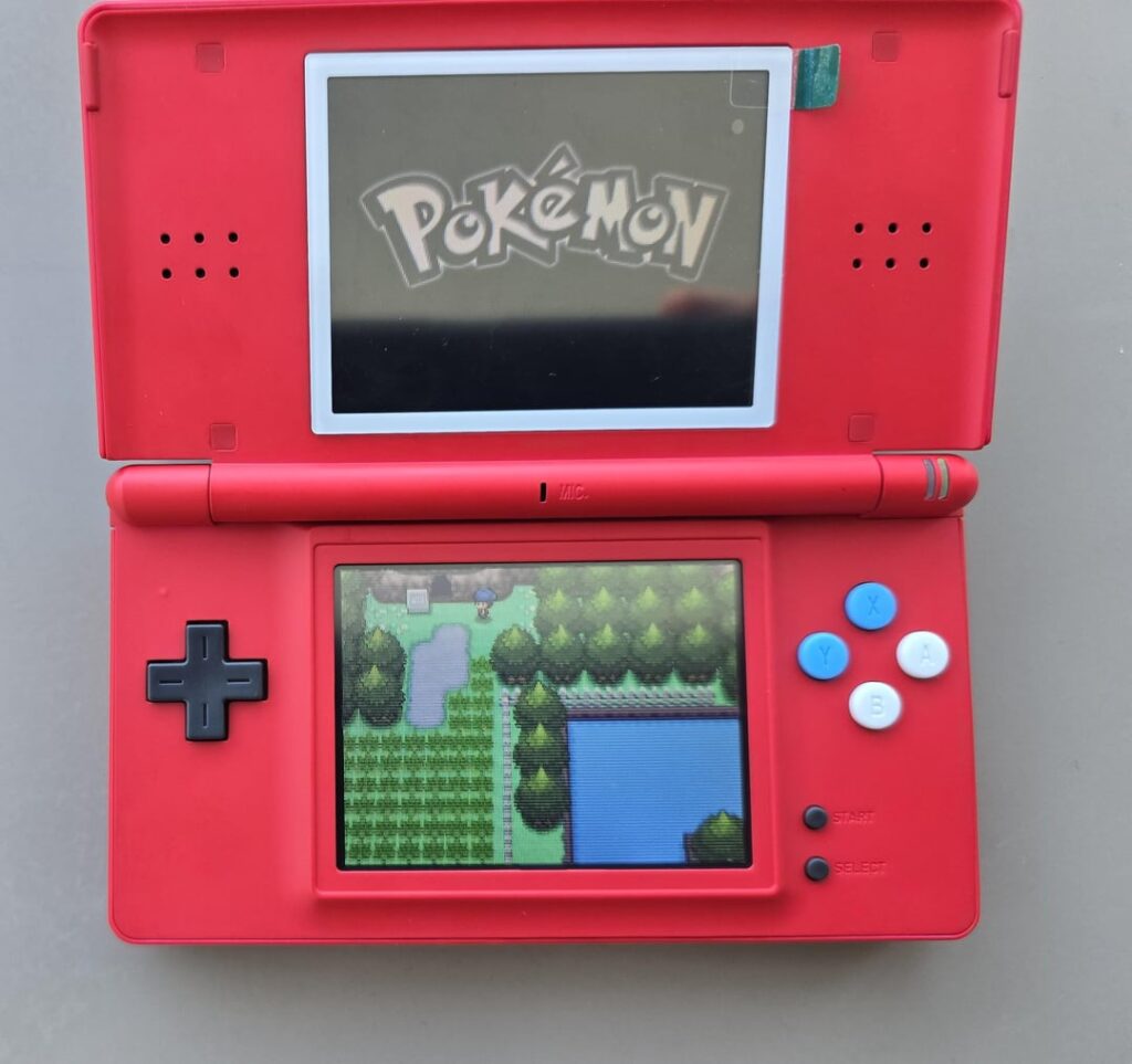 My bf recently surprised me by remaking my old DS with a Pokédex shell 🥰