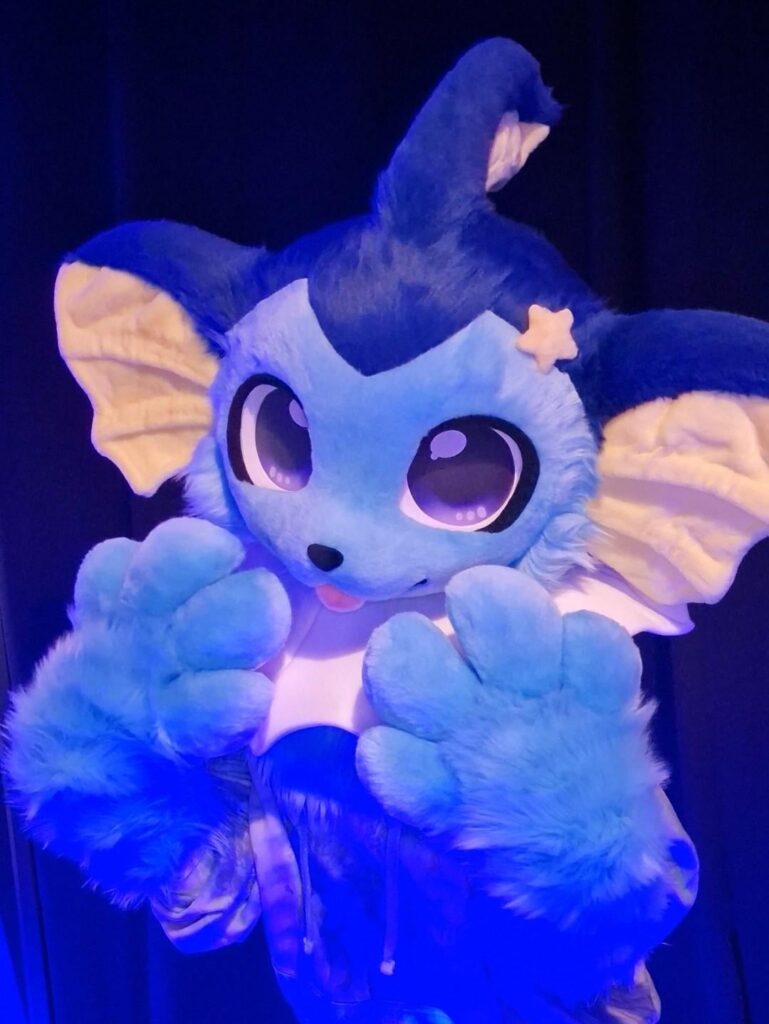 A wild Vaporeon appeared💧She was made by @laby_rinthmaze on IG