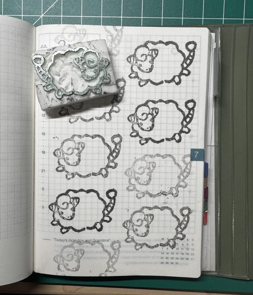 Carved my first rubber stamp today, chose the perfect Pokemon for max simplicity + cuteness
