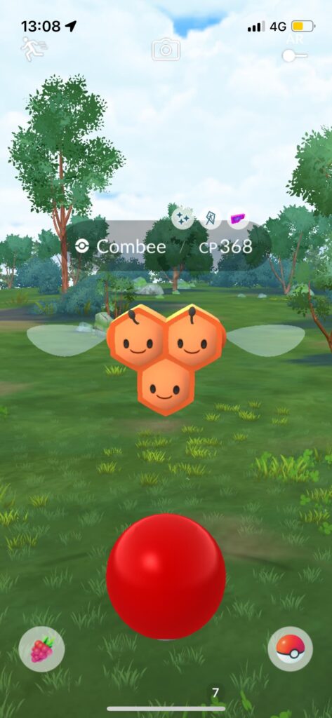 First shiny combee! ✨🍯